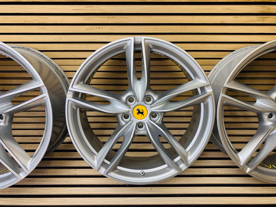 Ferrari Roma alloy wheel set 20 inch 866483 866482 - Image 4