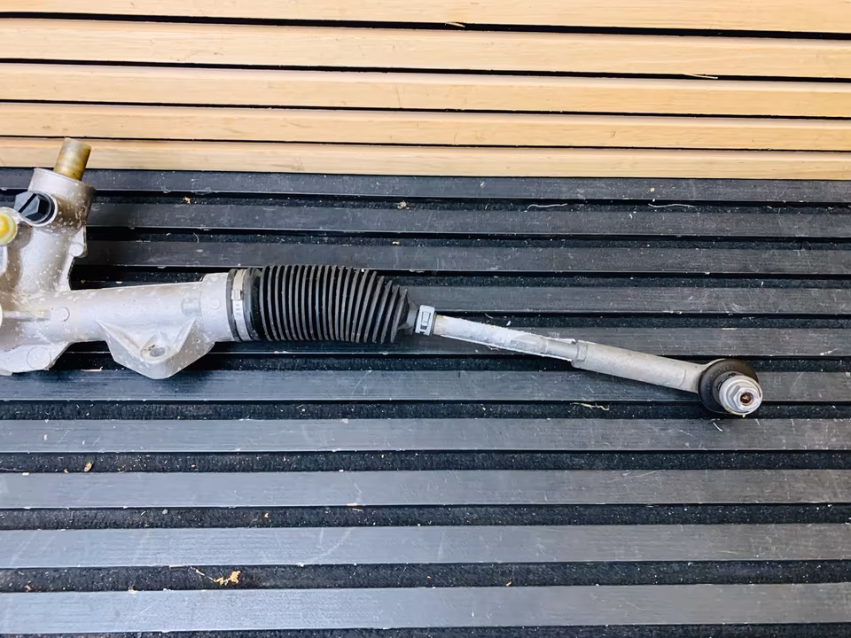 McLaren MP4 12C Spider steering gear 11D0075CP.01 - Image 5