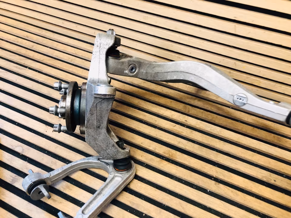 McLaren MP4 12C Front Left Steering Knuckle Wheel Hub Control Arm - Image 5