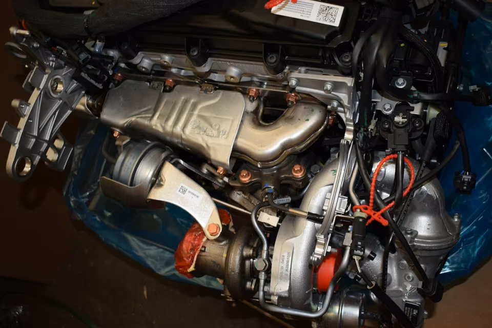 Mercedes engine EC GLK ML Class 651.921 150kW Diesel 651 new - Image 5