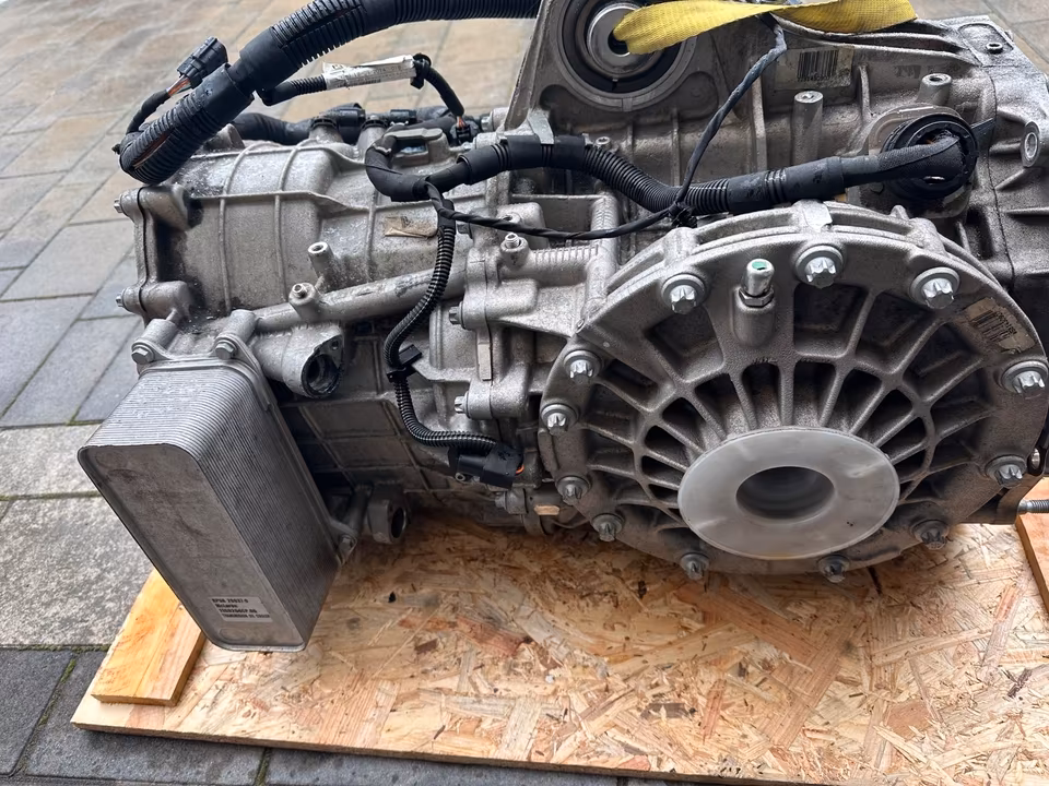 McLaren 650s automatic transmission 11G0264CP.01 - Image 2