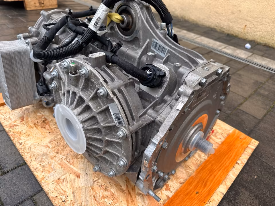 McLaren 600 LT Automatic Transmission 13GA015RP - Image 3