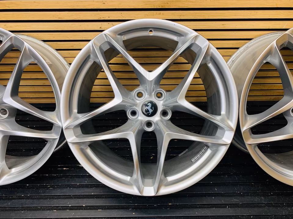 Ferrari Roma alloy wheel set 20 inch 866485 866487 - Image 2