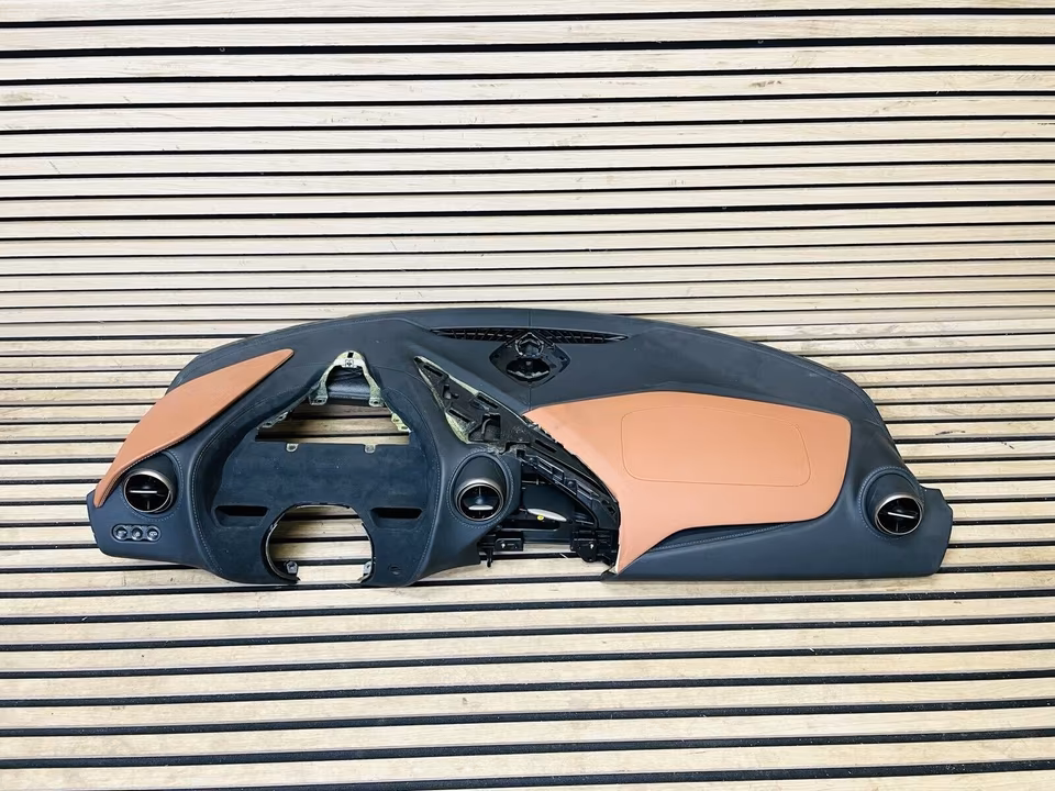 McLaren 720s dashboard alcantara leather 14NB062CP