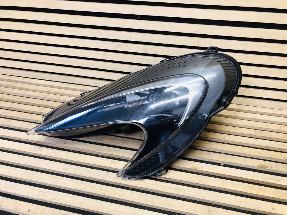 McLaren 650s headlight left