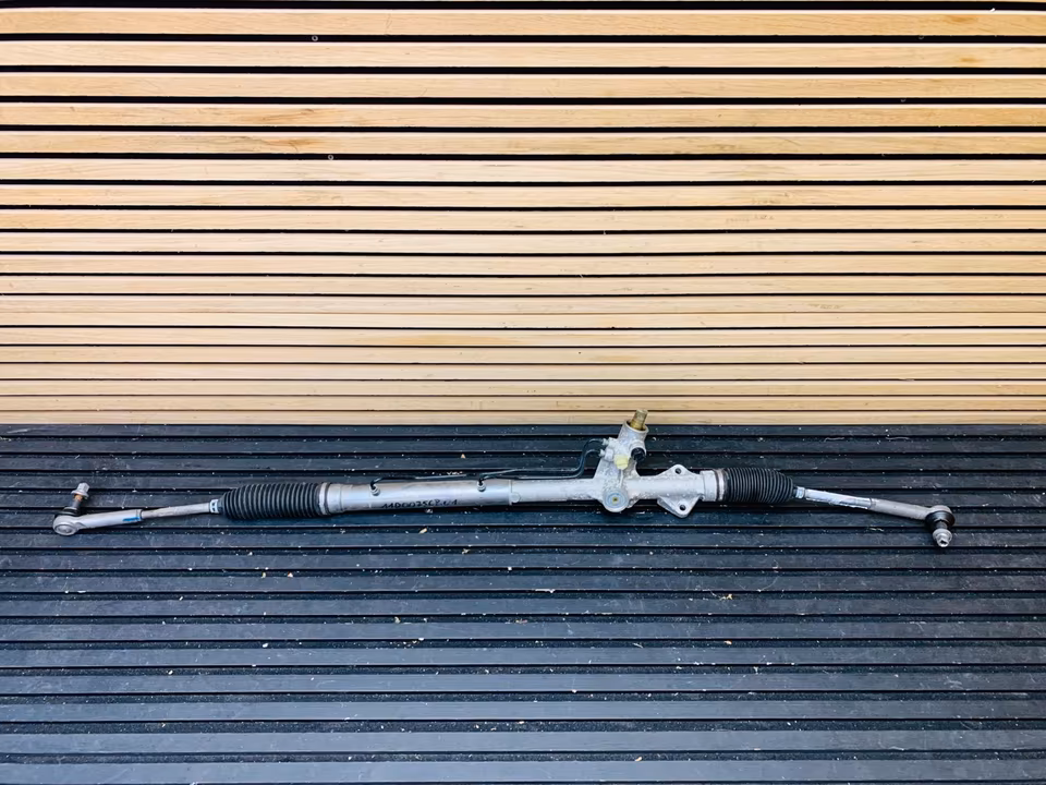 McLaren MP4 12C Spider steering gear 11D0075CP.01 - Image 3