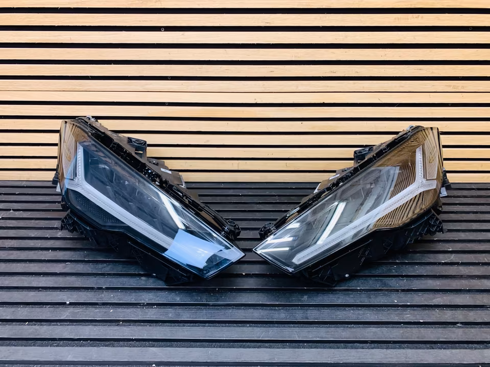 Lamborghini Urus hood, bumper, headlights, fenders - Image 11