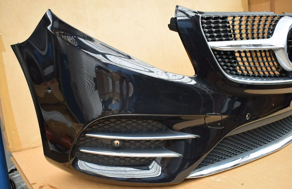 Mercedes W 447 V Class AMG front bumper diamond pattern - Image 6