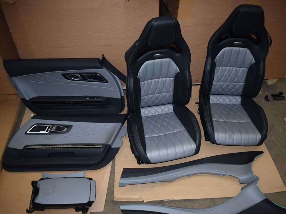 Mercedes AMG W190 GT GTS interior seats C190
