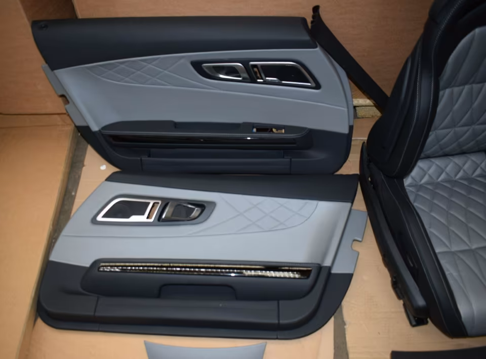 Mercedes AMG W190 GT GTS interior seats C190 - Image 6