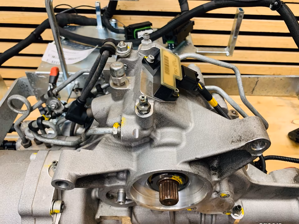 Ferrari GTC4 Lusso Differential Power Take Off Unit 324841 - Image 9